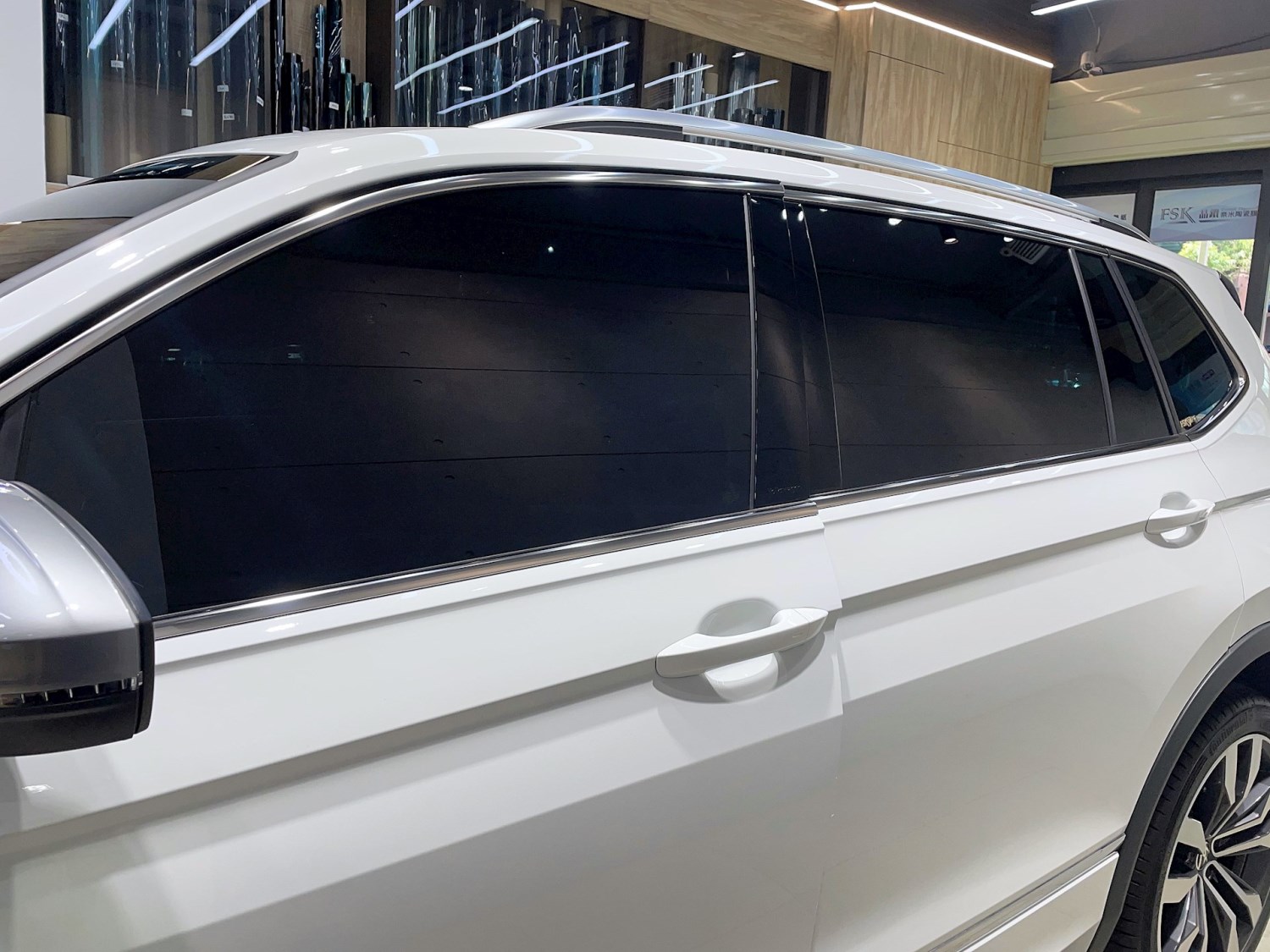 新北震宣汽車隔熱紙-福斯 tiguan-前檔隔熱紙FSK冰鑽at35-車窗隔熱紙FSK冰鑽KT8